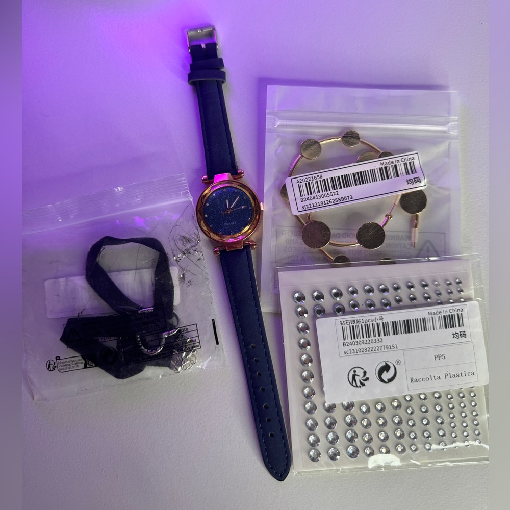 Women’s accessories